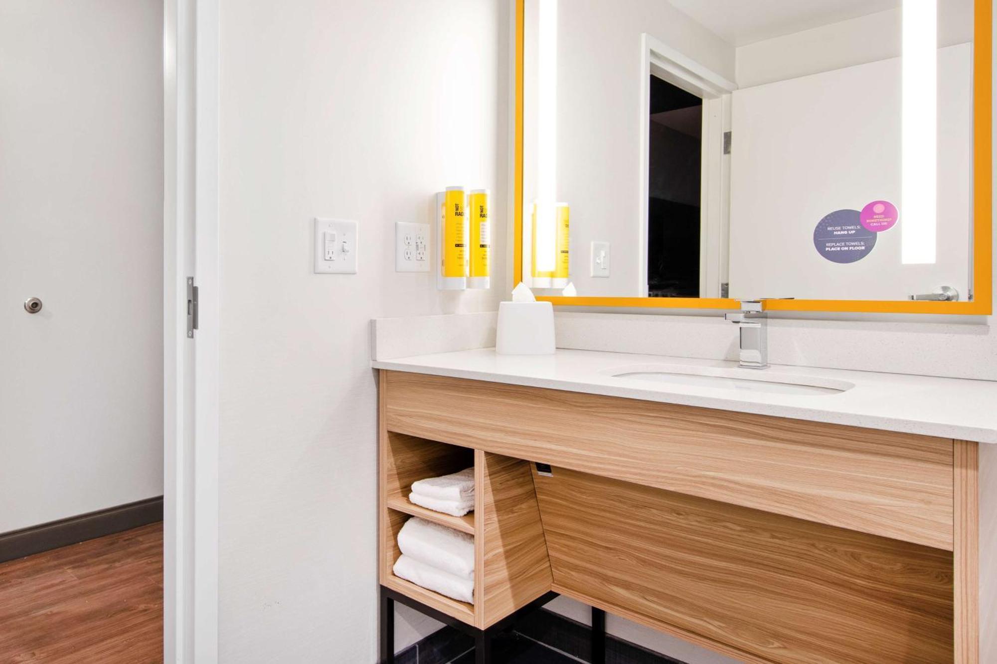 Tru By Hilton Chapel Hill Hotel Ngoại thất bức ảnh